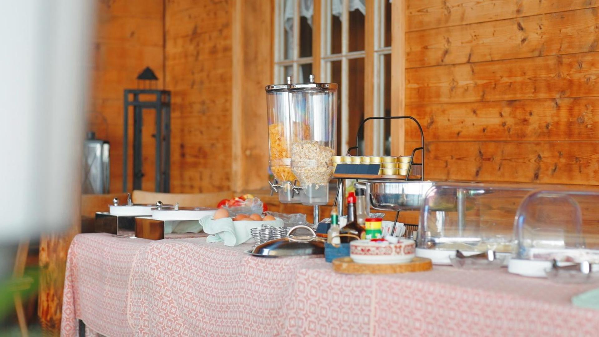 Hotel Wildbach Brienz 브리엔츠 외부 사진
